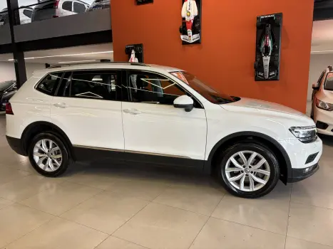 VOLKSWAGEN Tiguan 1.4 250 TSI TOTAL FLEX ALLSPACE COMFORTLINE TURBO AUTOM�TICO TIPTRONIC, Foto 6