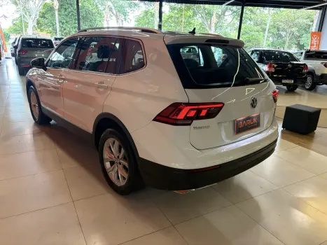 VOLKSWAGEN Tiguan 1.4 250 TSI TOTAL FLEX ALLSPACE COMFORTLINE TURBO AUTOM�TICO TIPTRONIC, Foto 8