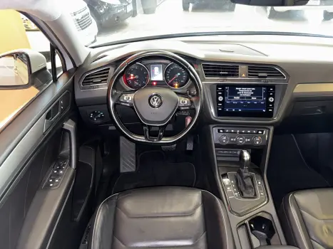 VOLKSWAGEN Tiguan 1.4 250 TSI TOTAL FLEX ALLSPACE COMFORTLINE TURBO AUTOM�TICO TIPTRONIC, Foto 14