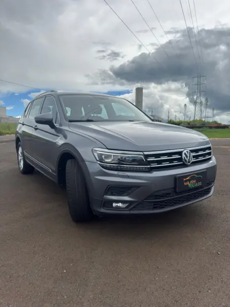 VOLKSWAGEN Tiguan 1.4 250 TSI TOTAL FLEX ALLSPACE COMFORTLINE TURBO AUTOM�TICO TIPTRONIC, Foto 4