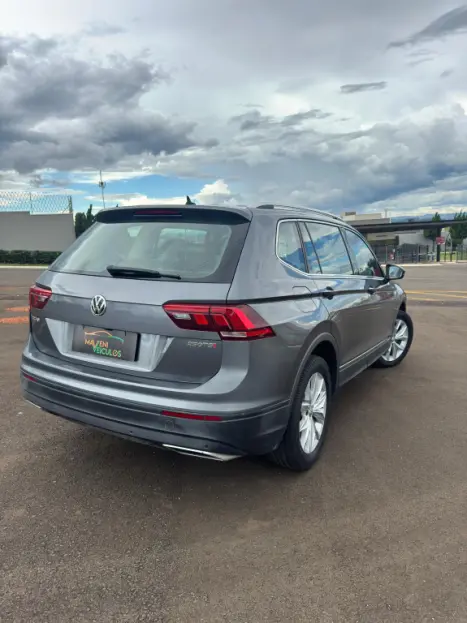 VOLKSWAGEN Tiguan 1.4 250 TSI TOTAL FLEX ALLSPACE COMFORTLINE TURBO AUTOM�TICO TIPTRONIC, Foto 5