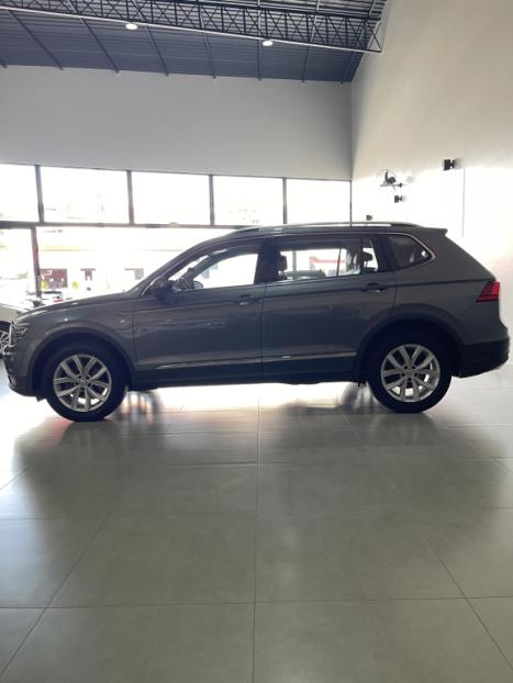 VOLKSWAGEN Tiguan 1.4 250 TSI TOTAL FLEX ALLSPACE COMFORTLINE TURBO AUTOM�TICO TIPTRONIC, Foto 5