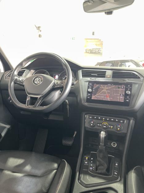 VOLKSWAGEN Tiguan 1.4 250 TSI TOTAL FLEX ALLSPACE COMFORTLINE TURBO AUTOM�TICO TIPTRONIC, Foto 9