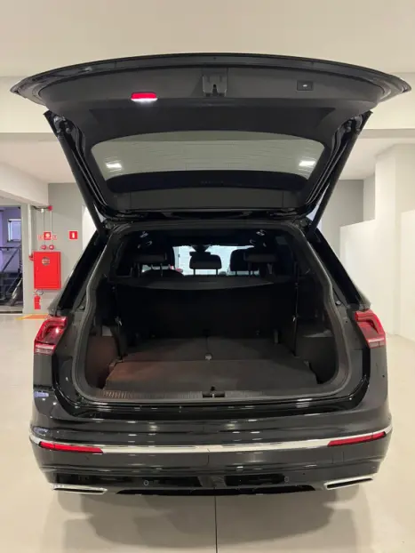 VOLKSWAGEN Tiguan 2.0 350 TSI TOTAL FLEX ALLSPACE R-LINE 4-MOTION TURBO AUTOM�TICO DSG, Foto 9