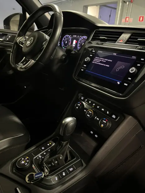 VOLKSWAGEN Tiguan 2.0 350 TSI TOTAL FLEX ALLSPACE R-LINE 4-MOTION TURBO AUTOM�TICO DSG, Foto 16