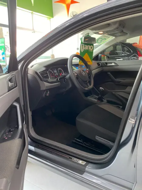 VOLKSWAGEN Virtus 1.0 4P 200 TSI FLEX COMFORTLINE AUTOM�TICO, Foto 4