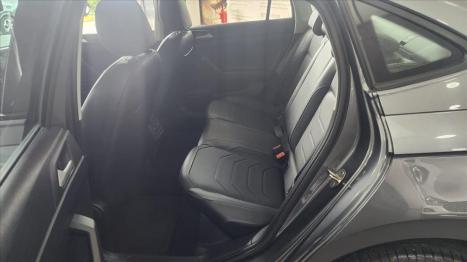 VOLKSWAGEN Virtus 1.0 4P 200 TSI FLEX COMFORTLINE AUTOM�TICO, Foto 8