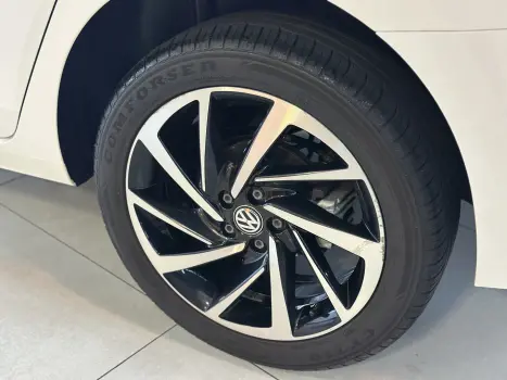 VOLKSWAGEN Virtus 1.0 4P 200 TSI FLEX HIGHLINE AUTOM�TICO, Foto 20