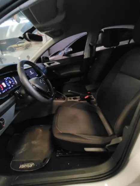 VOLKSWAGEN Virtus 1.0 4P 200 TSI FLEX HIGHLINE AUTOMÁTICO, Foto 6