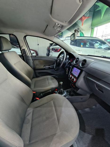 VOLKSWAGEN Voyage 1.6 4P FLEX, Foto 9