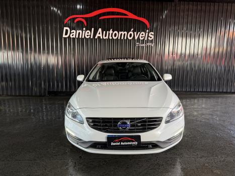 VOLVO S60 2.0 4P T4 MOMENTUM TURBO AUTOM�TICO, Foto 2