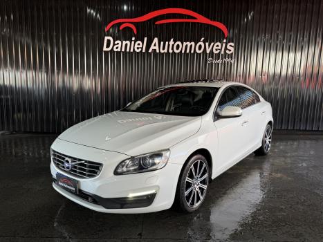 VOLVO S60 2.0 4P T4 MOMENTUM TURBO AUTOM�TICO, Foto 3