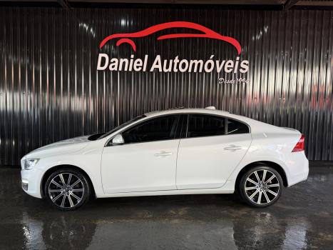 VOLVO S60 2.0 4P T4 MOMENTUM TURBO AUTOM�TICO, Foto 5