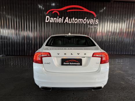 VOLVO S60 2.0 4P T4 MOMENTUM TURBO AUTOM�TICO, Foto 7