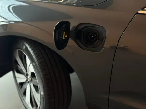 VOLVO XC60 2.0 16V 4P T8 RECHARGE HBRIDO INSCRIPTION EXPRESSION AWD TURBO GEARTRONIC AUTOMTICO, Foto 9