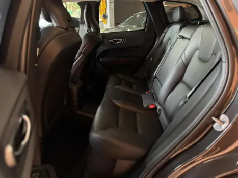 VOLVO XC60 2.0 16V 4P T8 RECHARGE HBRIDO INSCRIPTION EXPRESSION AWD TURBO GEARTRONIC AUTOMTICO, Foto 12