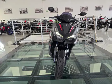 YAMAHA Aerox 160 ABS, Foto 3