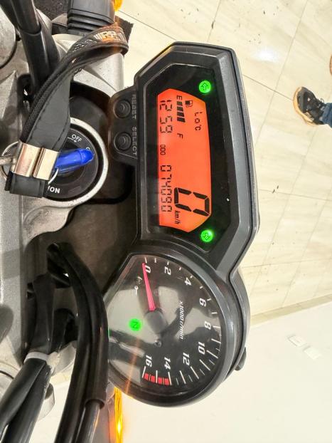 YAMAHA Fazer 600 N, Foto 2