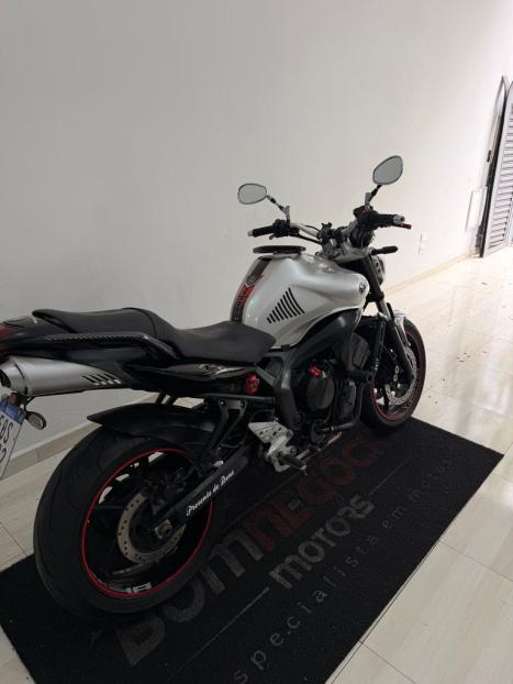 YAMAHA Fazer 600 N, Foto 3