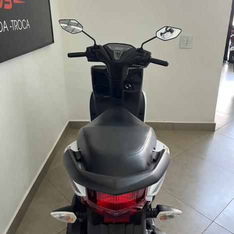 YAMAHA Fluo 125 ABS, Foto 5