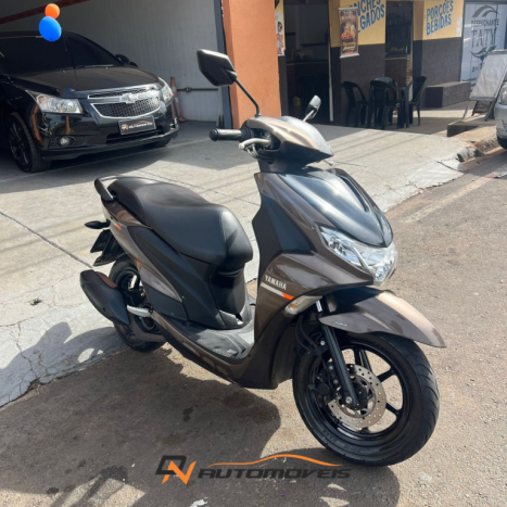 YAMAHA Fluo 125 ABS, Foto 7