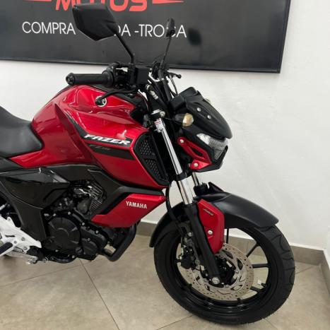 YAMAHA FZ 15 Fazer ABS, Foto 2
