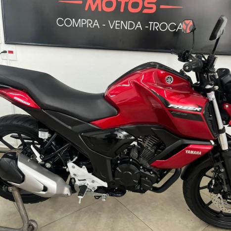 YAMAHA FZ 15 Fazer ABS, Foto 3