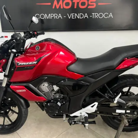 YAMAHA FZ 15 Fazer ABS, Foto 9