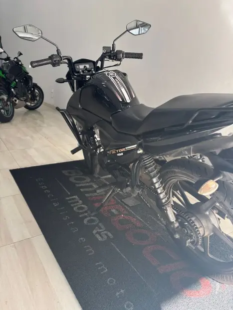 YAMAHA FZ 15 Fazer ABS, Foto 1