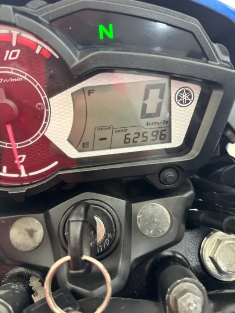 YAMAHA FZ 15 Fazer ABS, Foto 3