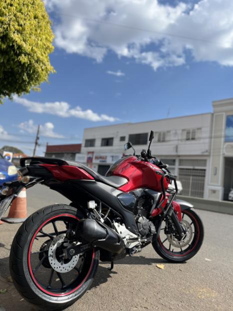 YAMAHA FZ 15 Fazer ABS, Foto 2