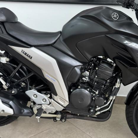 YAMAHA FZ 25 250 Fazer Flex , Foto 3