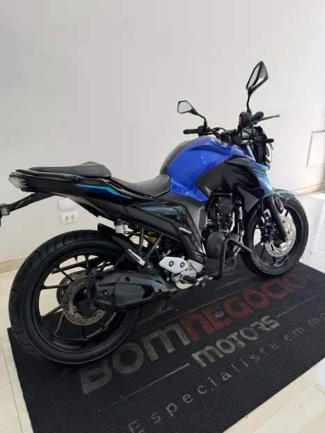 YAMAHA FZ 25 250 Fazer Flex , Foto 3