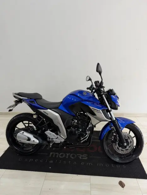 YAMAHA FZ 25 250 Fazer Flex , Foto 1