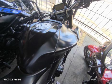 YAMAHA MT-03 300 ABS, Foto 3