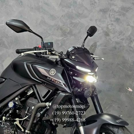 YAMAHA MT-03 300 ABS, Foto 2