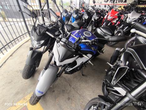 YAMAHA MT-03 300 ABS, Foto 1