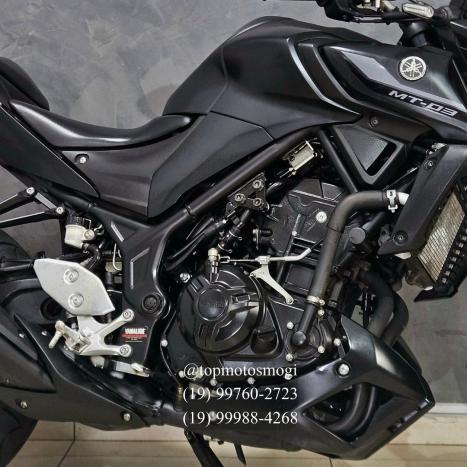 YAMAHA MT-03 300 ABS, Foto 4