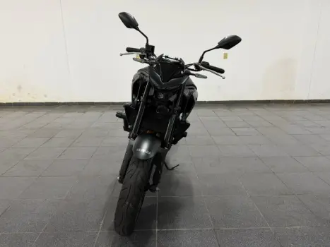 YAMAHA MT-03 300 ABS, Foto 2