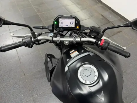 YAMAHA MT-03 300 ABS, Foto 9