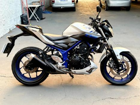 YAMAHA MT-03 300 ABS, Foto 2