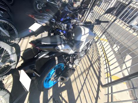 YAMAHA MT-03 300 ABS, Foto 5