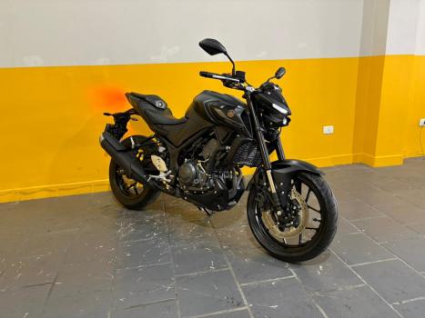 YAMAHA MT-03 300 ABS, Foto 2