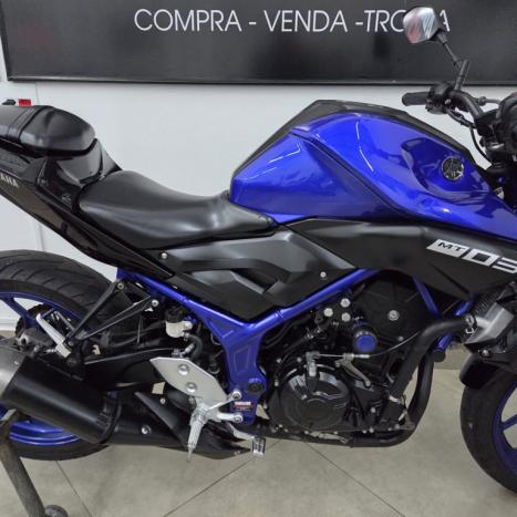 YAMAHA MT-03 300 ABS, Foto 4