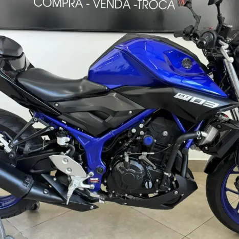 YAMAHA MT-03 300 ABS, Foto 3