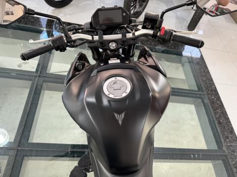 YAMAHA MT-03 300 ABS, Foto 5