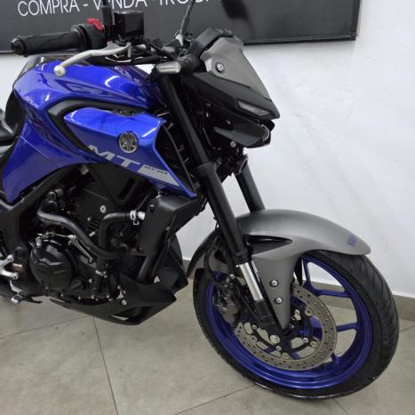 YAMAHA MT-03 300 ABS, Foto 2