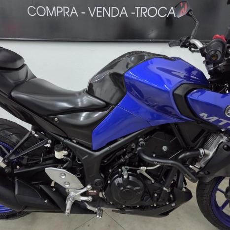 YAMAHA MT-03 300 ABS, Foto 3