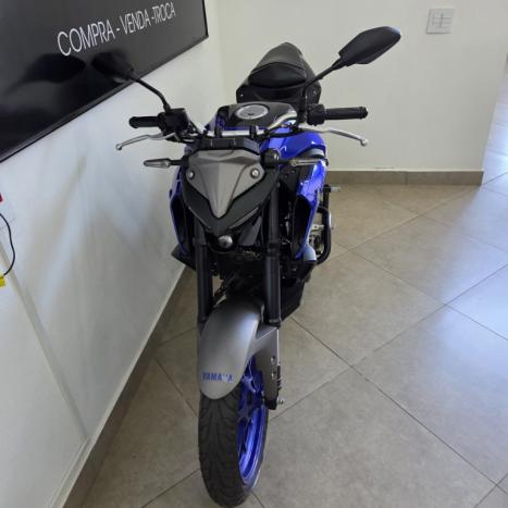 YAMAHA MT-03 300 ABS, Foto 10