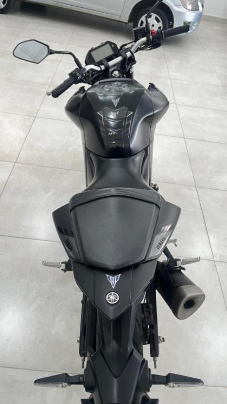 YAMAHA MT-03 300 ABS, Foto 8